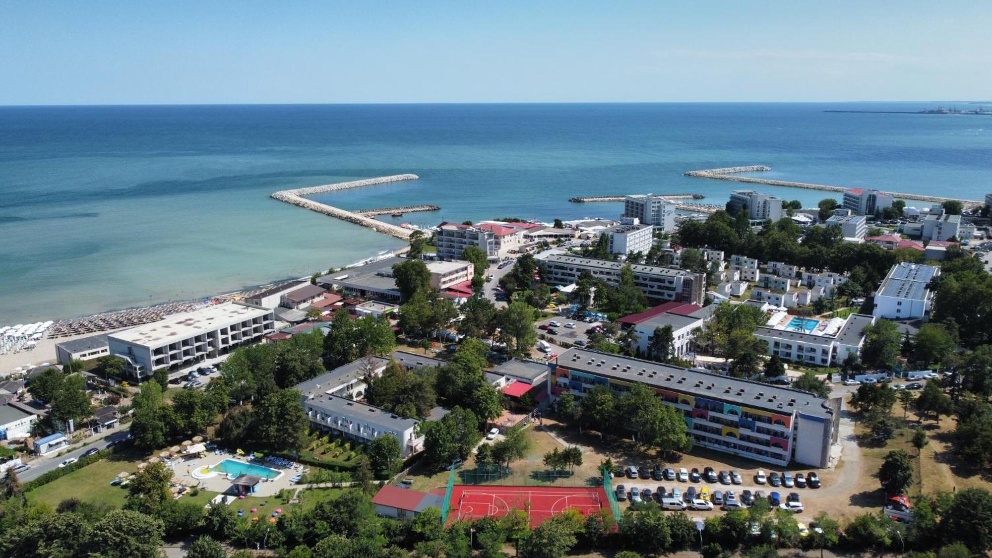 Hotel Iulia Resort Vénus Extérieur photo